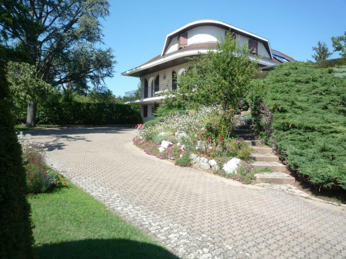 La Maison Des Bonheurs Bed & Breakfast Rillieux-la-Pape Exterior photo